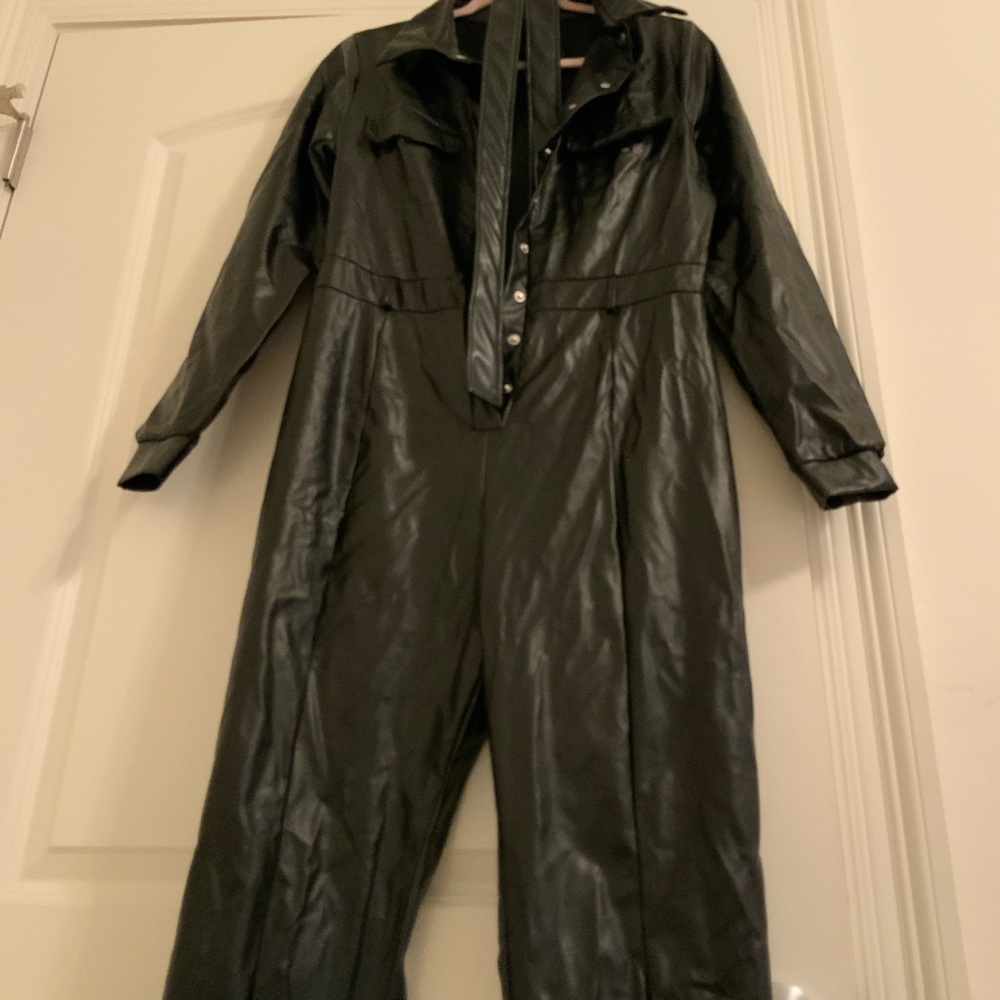 Black pleather jumper silver snaps sexy !